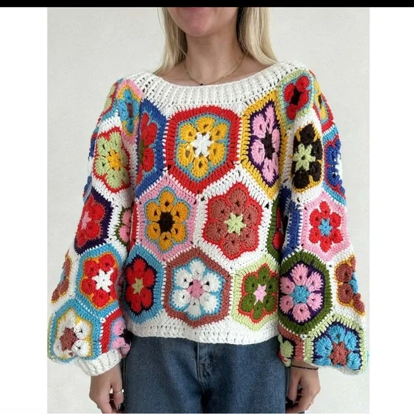 Loui Square Crochet Knit Sweater- Floral Pattern - Picture 4 of 5